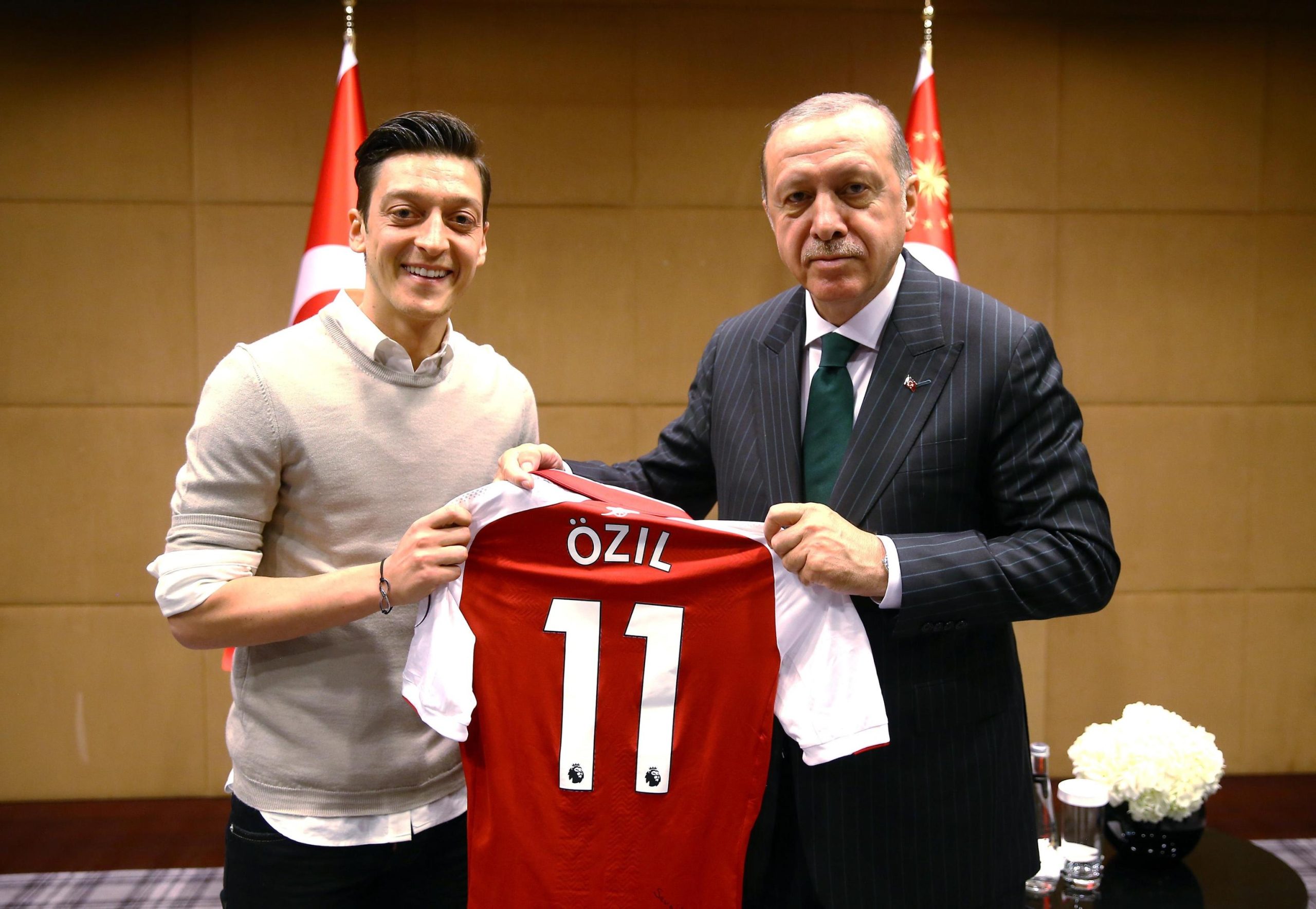 Turchia, Germania e lo “strano caso” di Mesut Ozil Turchia, Germania e lo “strano caso” di Mesut Ozil