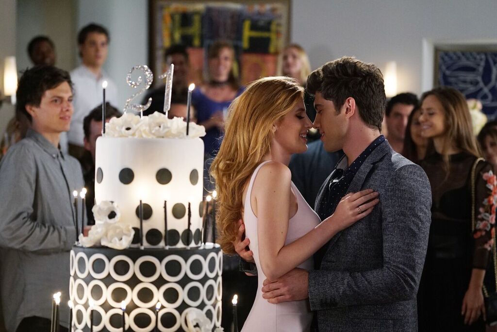 Famous in love: foto, trailer e cose da sapere sulla nuova serie teen Famous in love: foto, trailer e cose da sapere sulla nuova serie teen