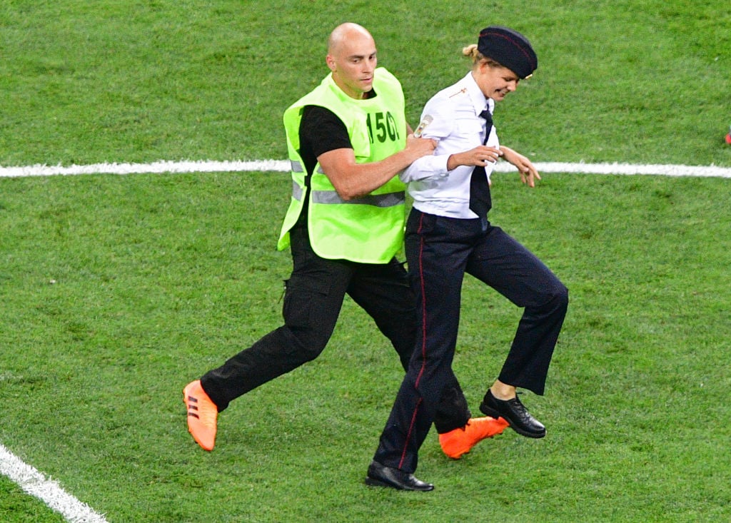 Pussy Riot: la protesta politica durante la finale dei Mondiali in Russia