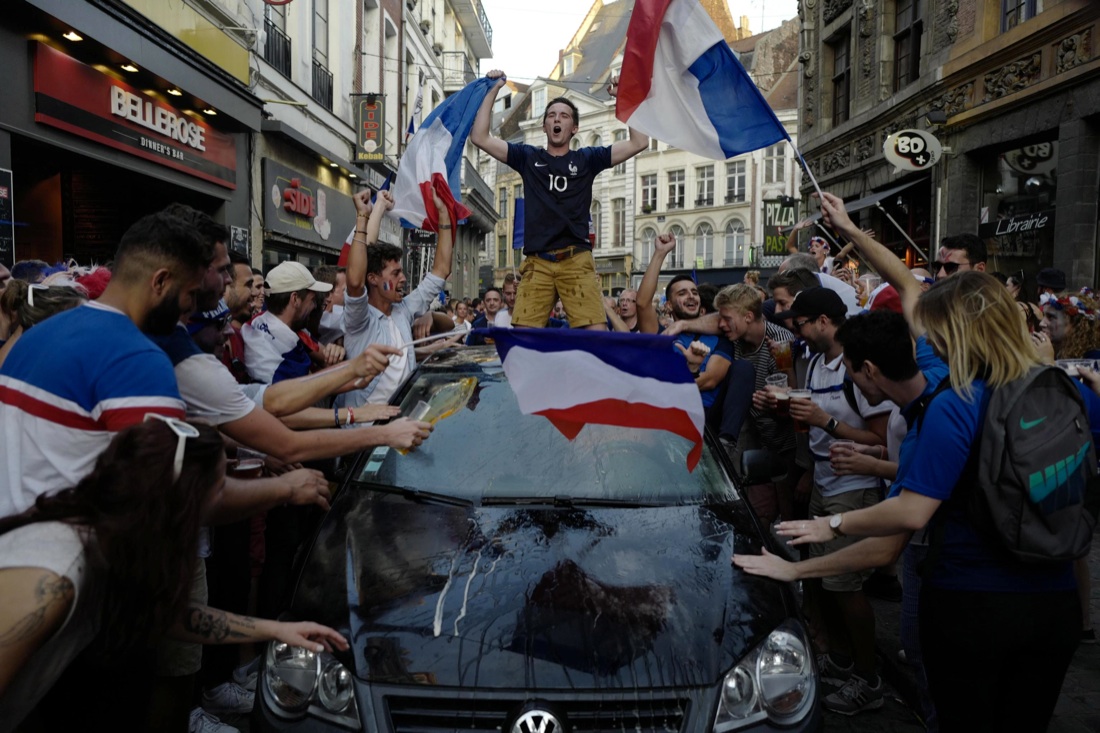 Francia Campione del Mondo: le foto di un Paese in festa