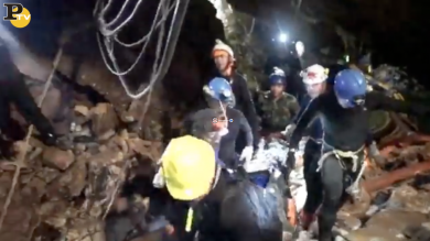 Thalandia: il recupero dei ragazzi nella caverna | video Thai Navy Seal