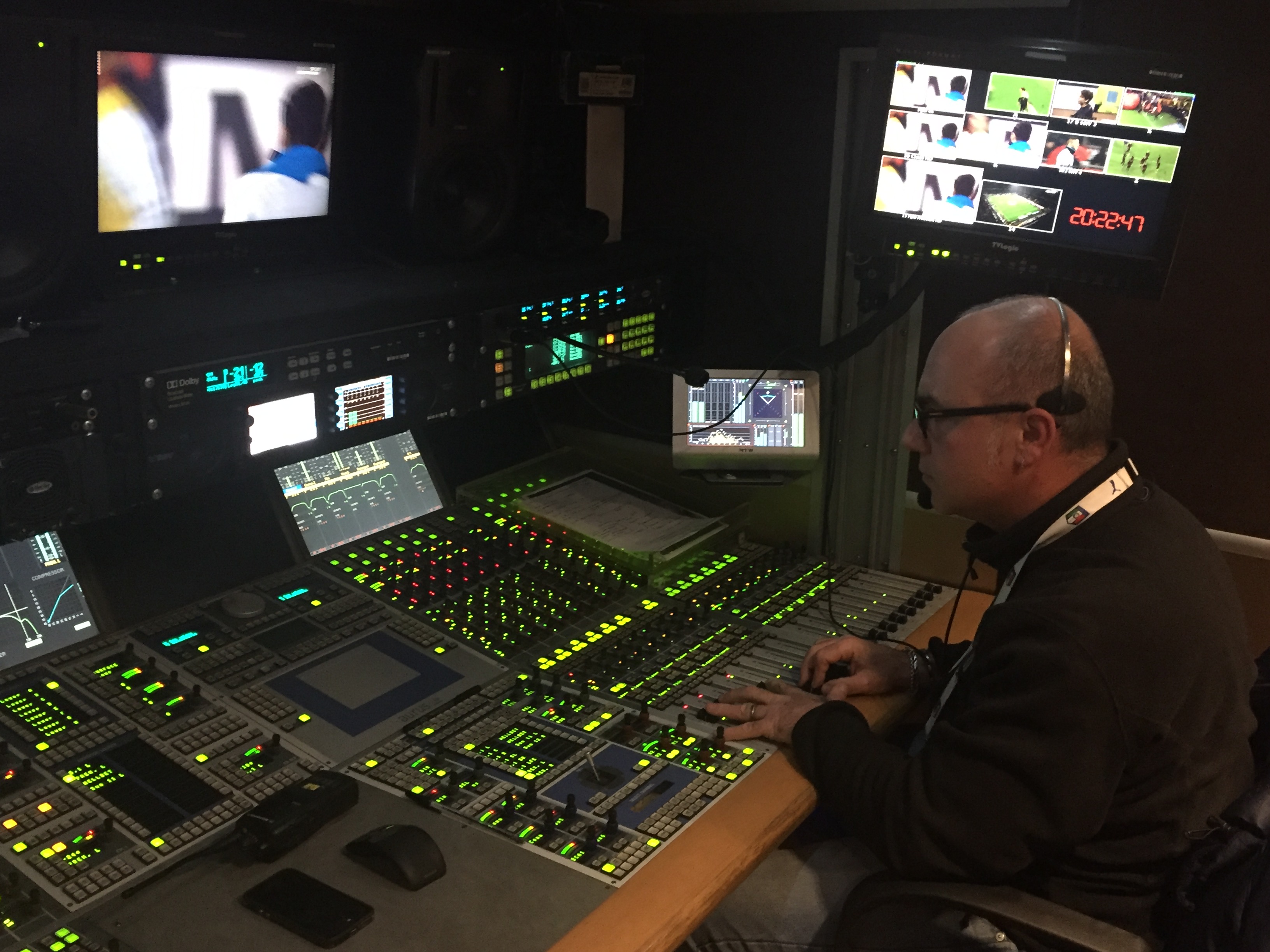 Diritti tv della Serie A: ecco perché l’Antitrust indaga su Sky e Dazn