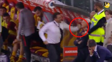 Di Francesco dà un pugno alla panchina: frattura del metatarso | video