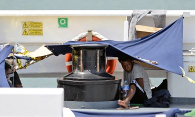 Nave Diciotti: perché Matteo Salvini è indagato e cosa rischia