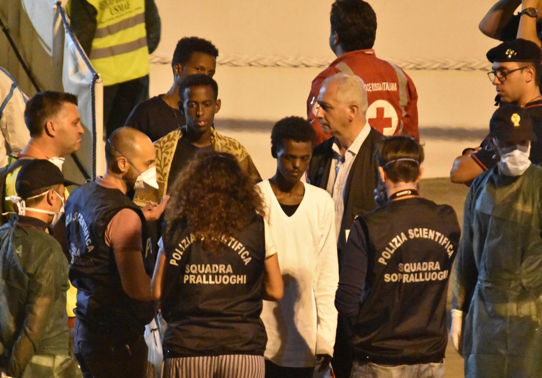 Diciotti, la nave simbolo della guerra tra Italia e Unione Europea
