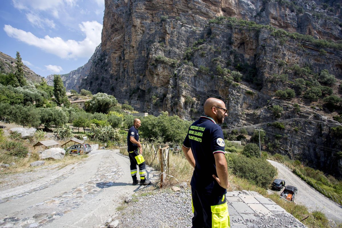 Galleria foto 'Calabria, 10 morti nel parco del Pollino: cosa è successo' - foto 15