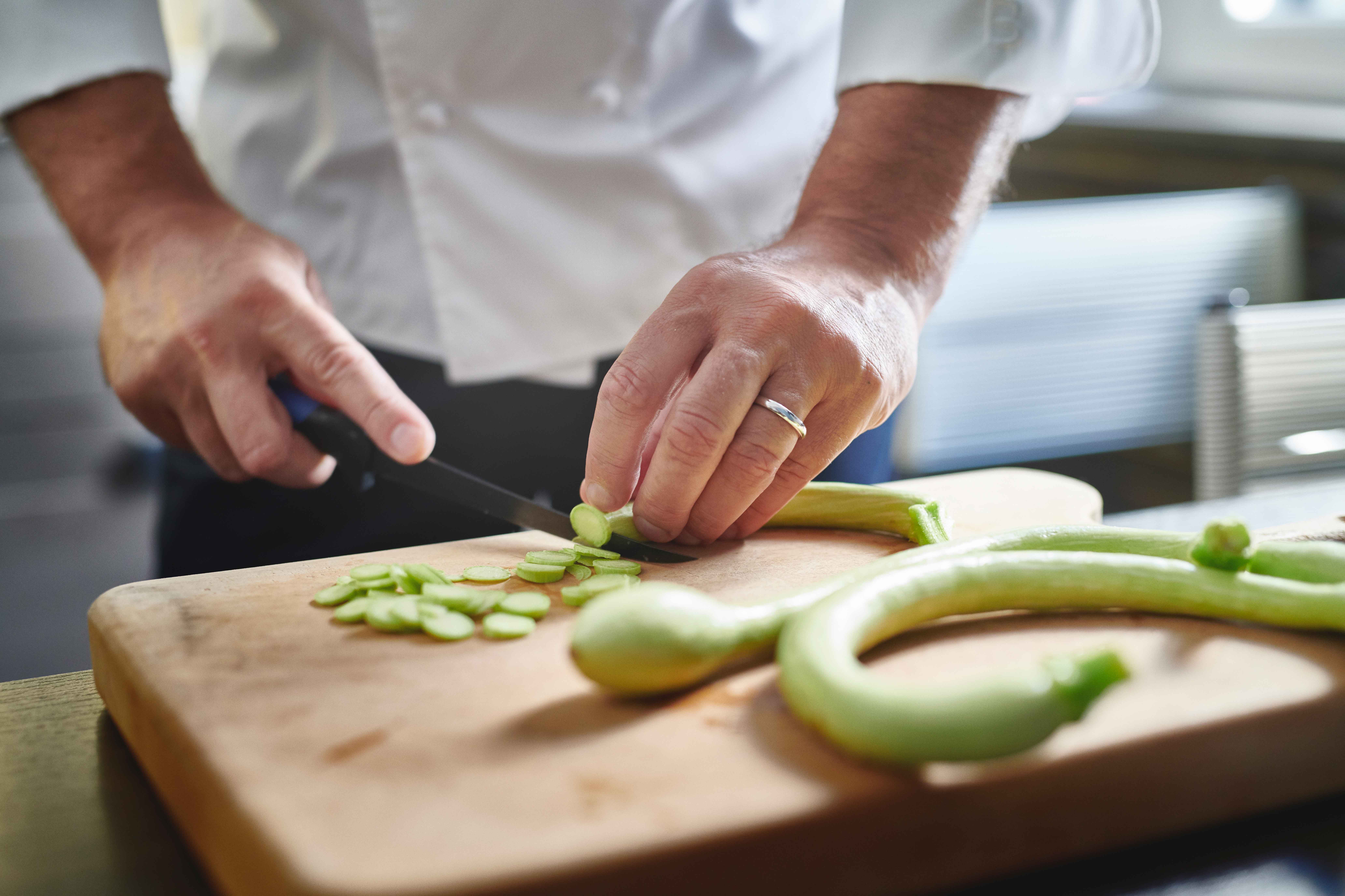 Indovina chi viene a pranzo (e cucina lui)