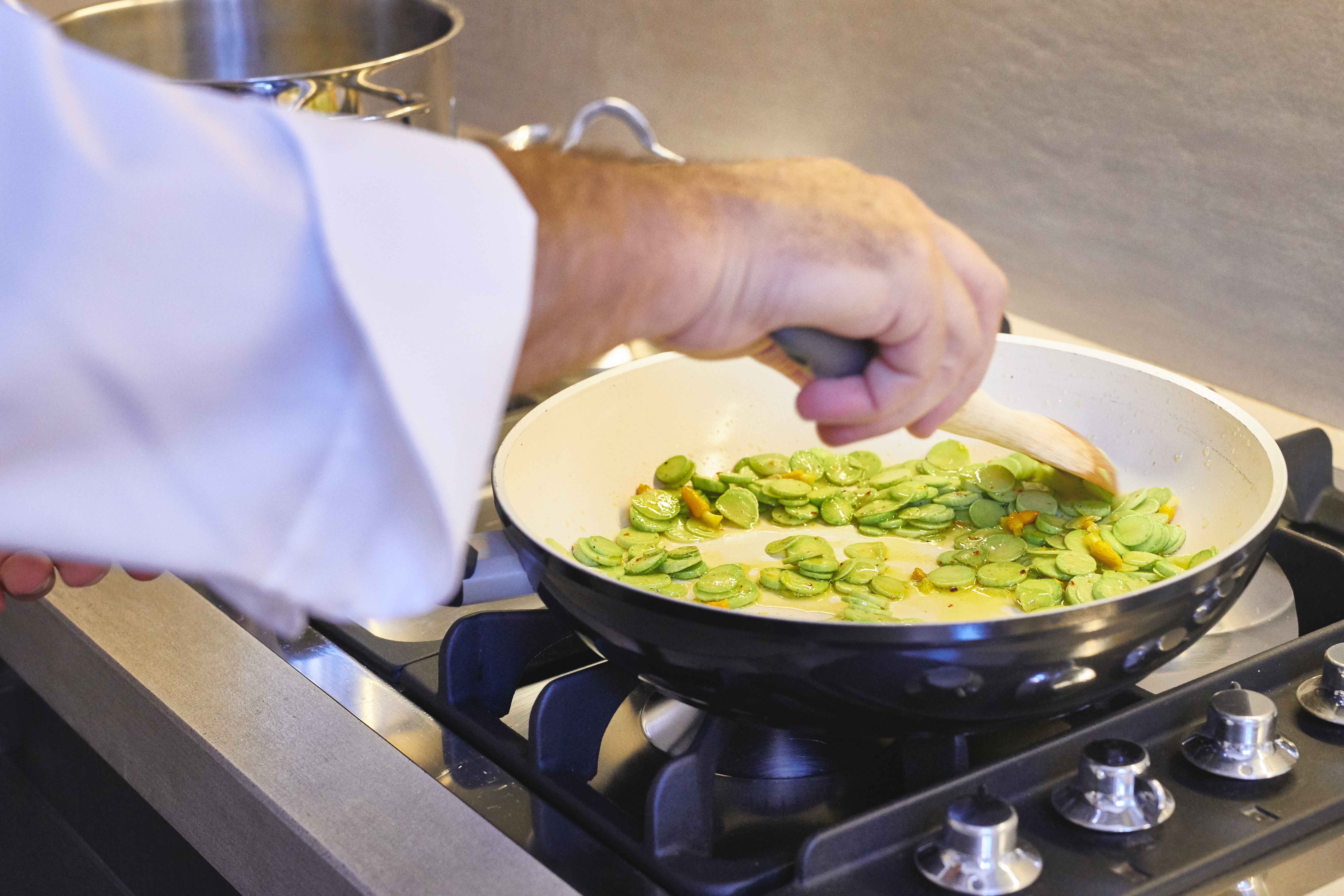 Indovina chi viene a pranzo (e cucina lui)