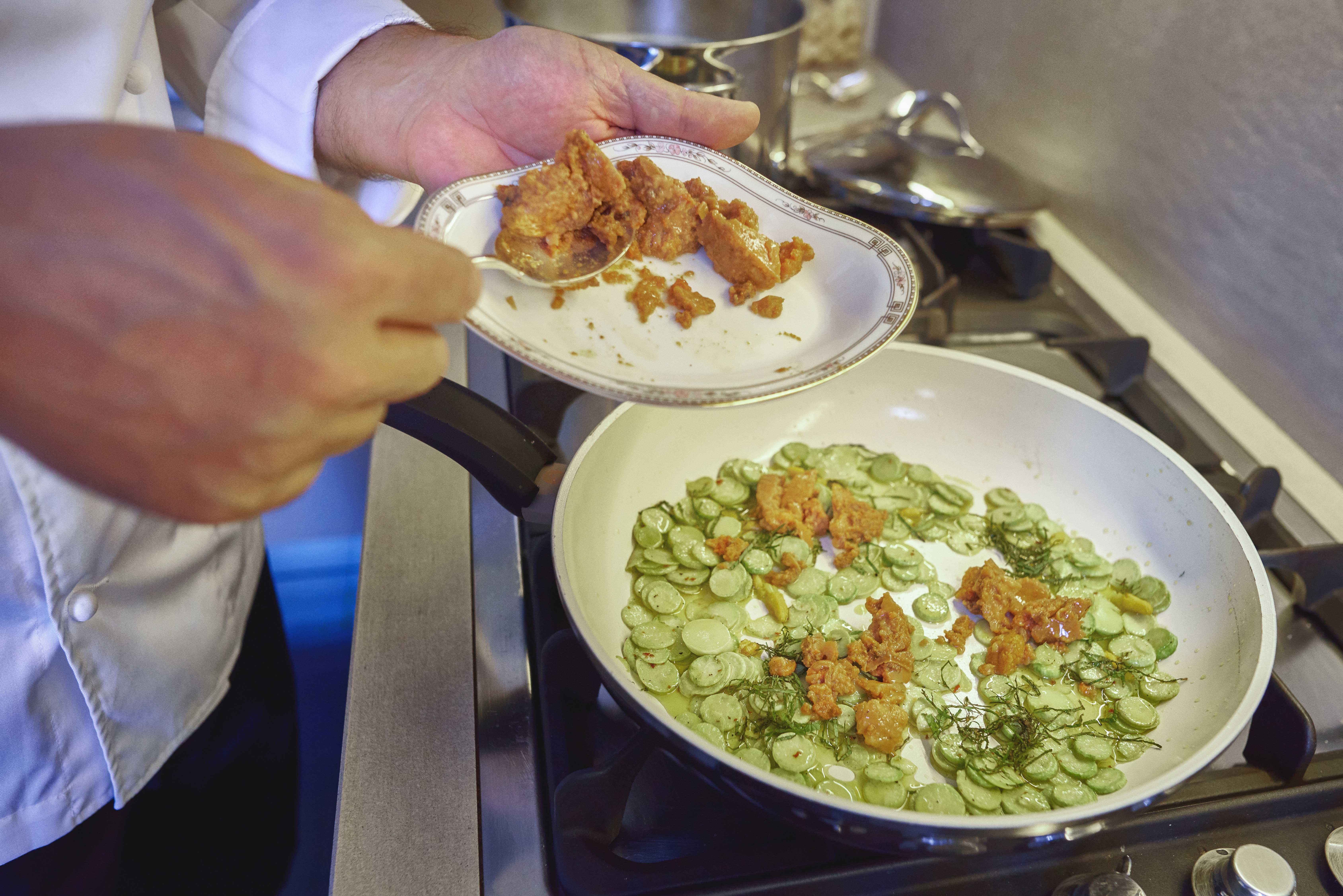 Indovina chi viene a pranzo (e cucina lui)