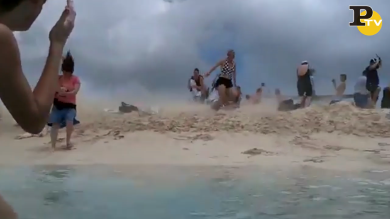 É assurdo quello che succede in questa spiaggia ai Caraibi | video