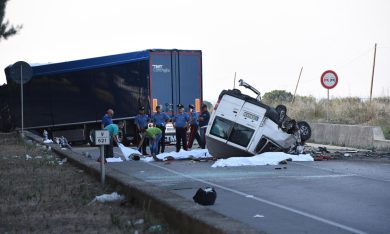 Foggia, incidente e strage di braccianti agricoli: cosa e come è successo