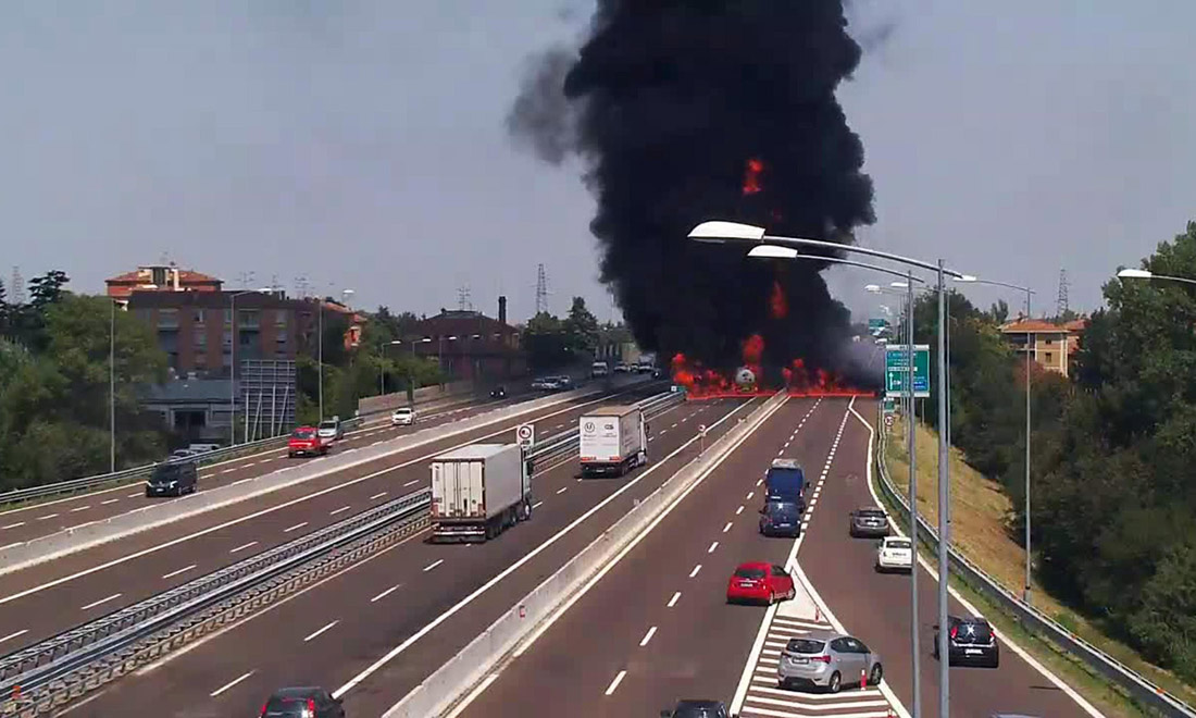 Bologna, incidente ed esplosione: cosa e come è successo Bologna, incidente ed esplosione: cosa e come è successo