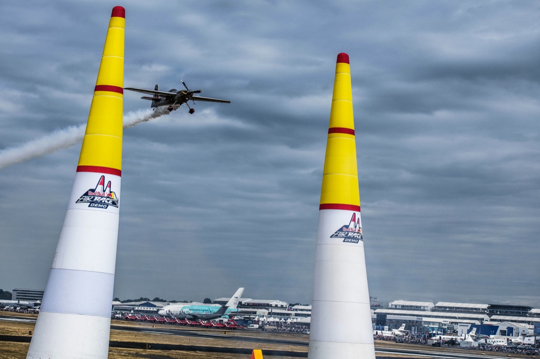 Venezia vista dal cielo: le acrobazie aeree di Dario Costa (Flying Bulls)