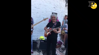 Puglia. Concerto improvvisato dei Dire Straits Legacy Video