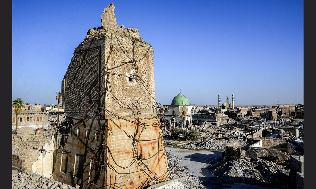 Mosul dopo l’Isis: tra cadaveri e macerie, una città dove la gente vive Mosul dopo l’Isis: tra cadaveri e macerie, una città dove la gente vive