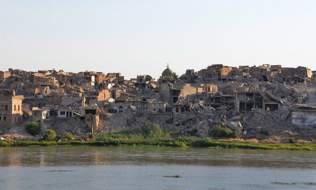 Mosul dopo l’Isis: tra cadaveri e macerie, una città dove la gente vive Mosul dopo l’Isis: tra cadaveri e macerie, una città dove la gente vive