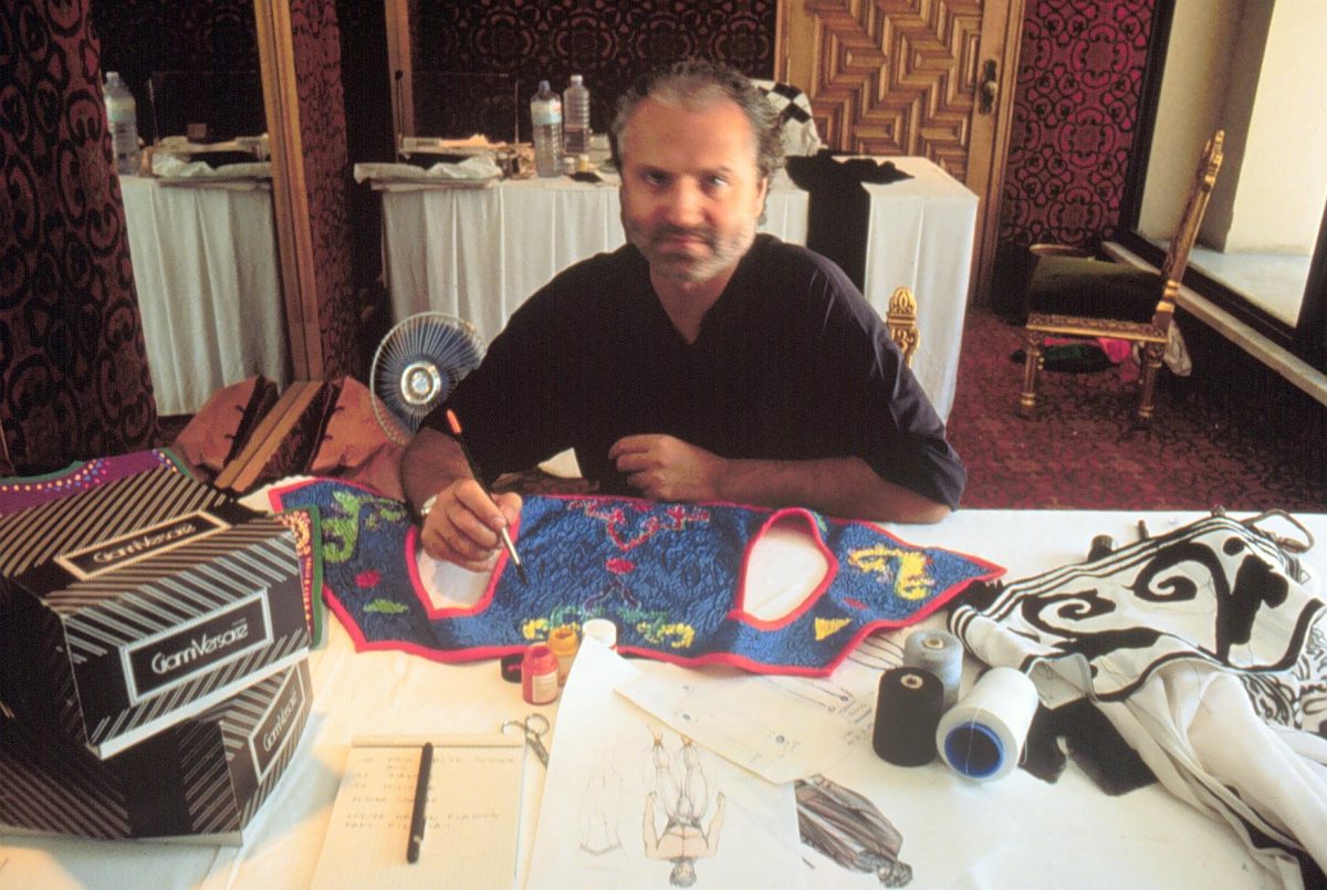 Galleria foto 'Versace: la storia del sogno di un sarto bambino' - foto 9