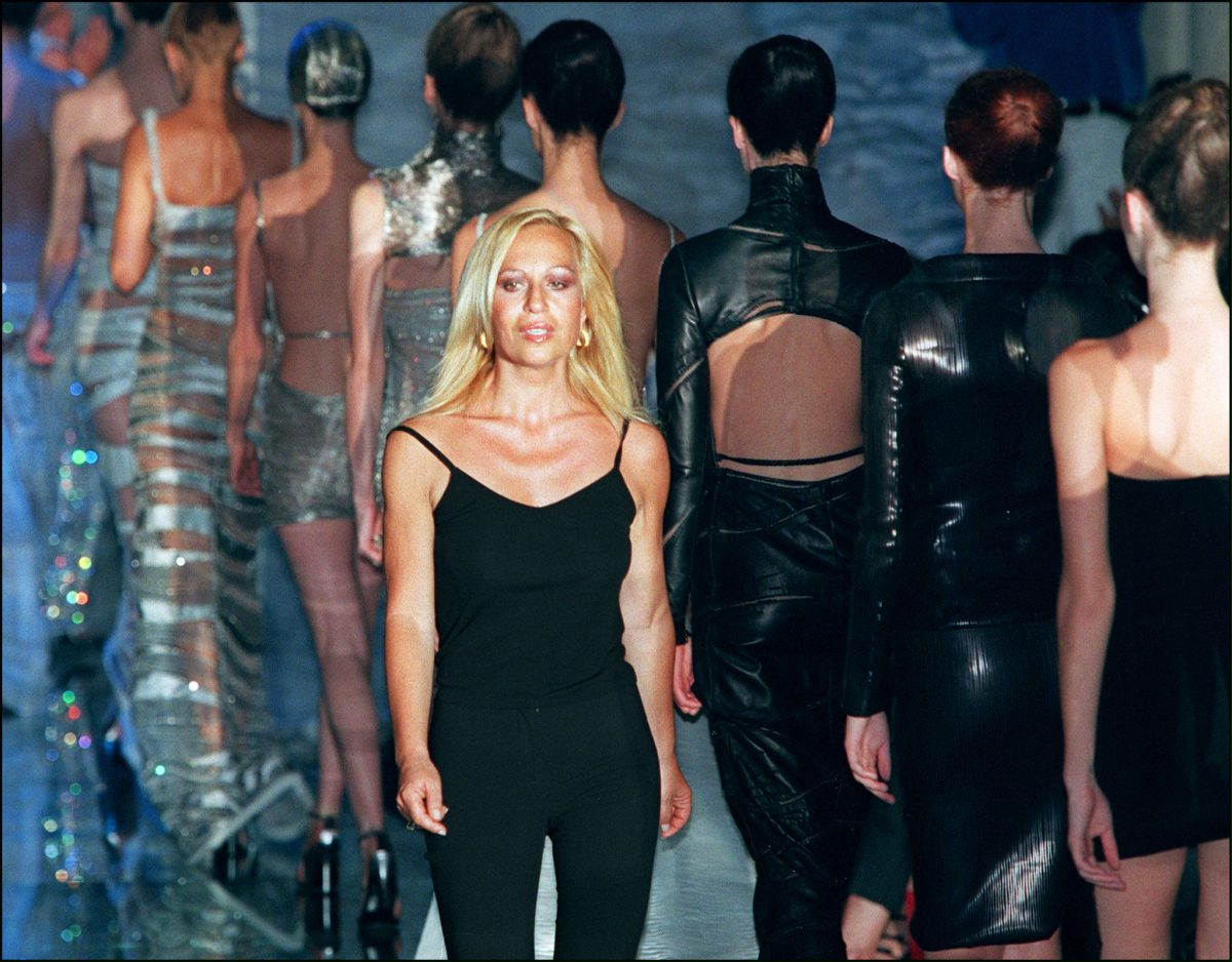 Galleria foto 'Versace: la storia del sogno di un sarto bambino' - foto 6