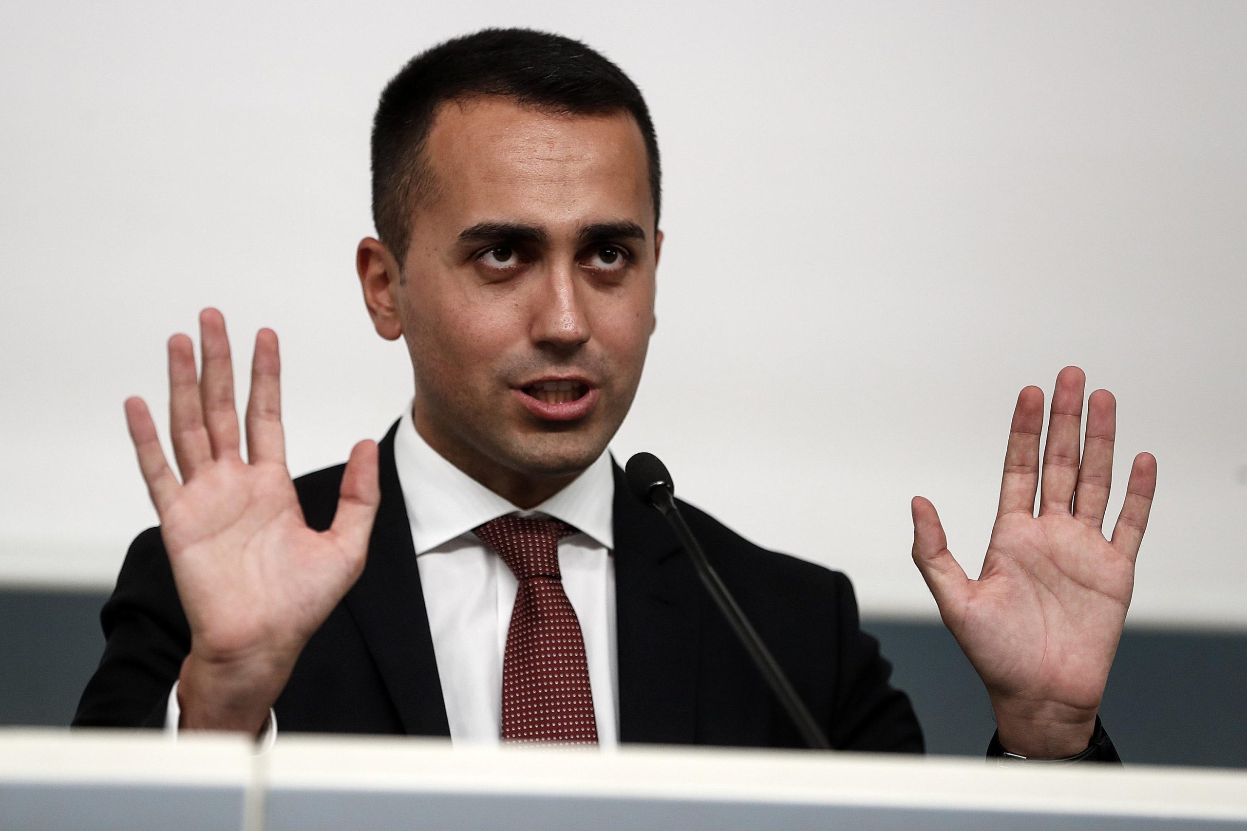Rientro del debito in due anni: perché quella di Di Maio è una bugia