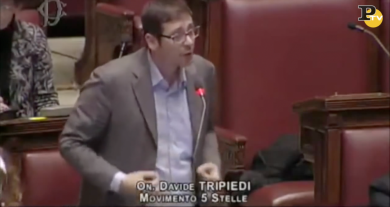 Breve e circonciso, la “gaffe” di Tripiedi (M5S) alla Camera | video
