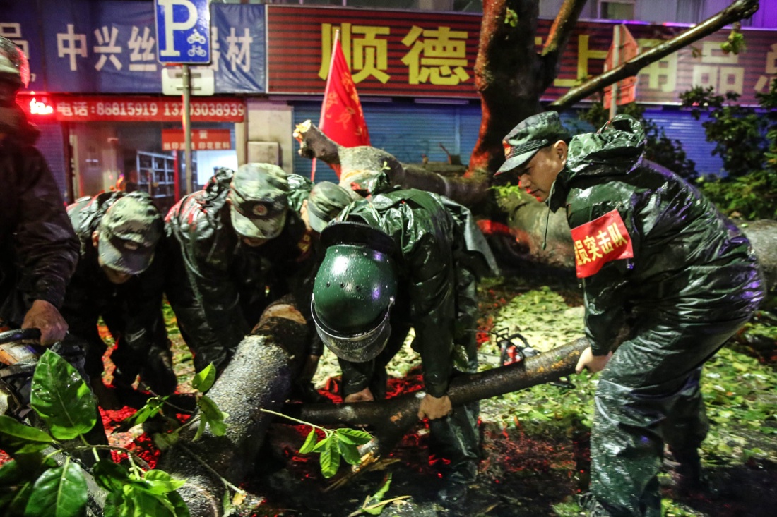 Il Tifone Manghkut devasta Filippine e Cina – FOTO