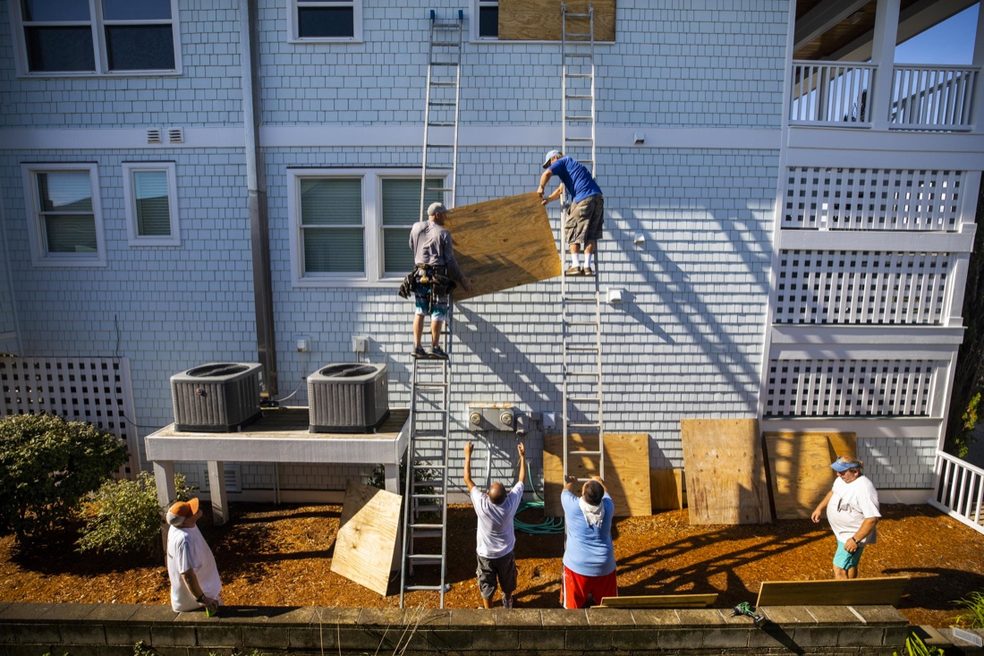 Usa, l’arrivo dell’uragano Florence: vittime e danni – FOTO