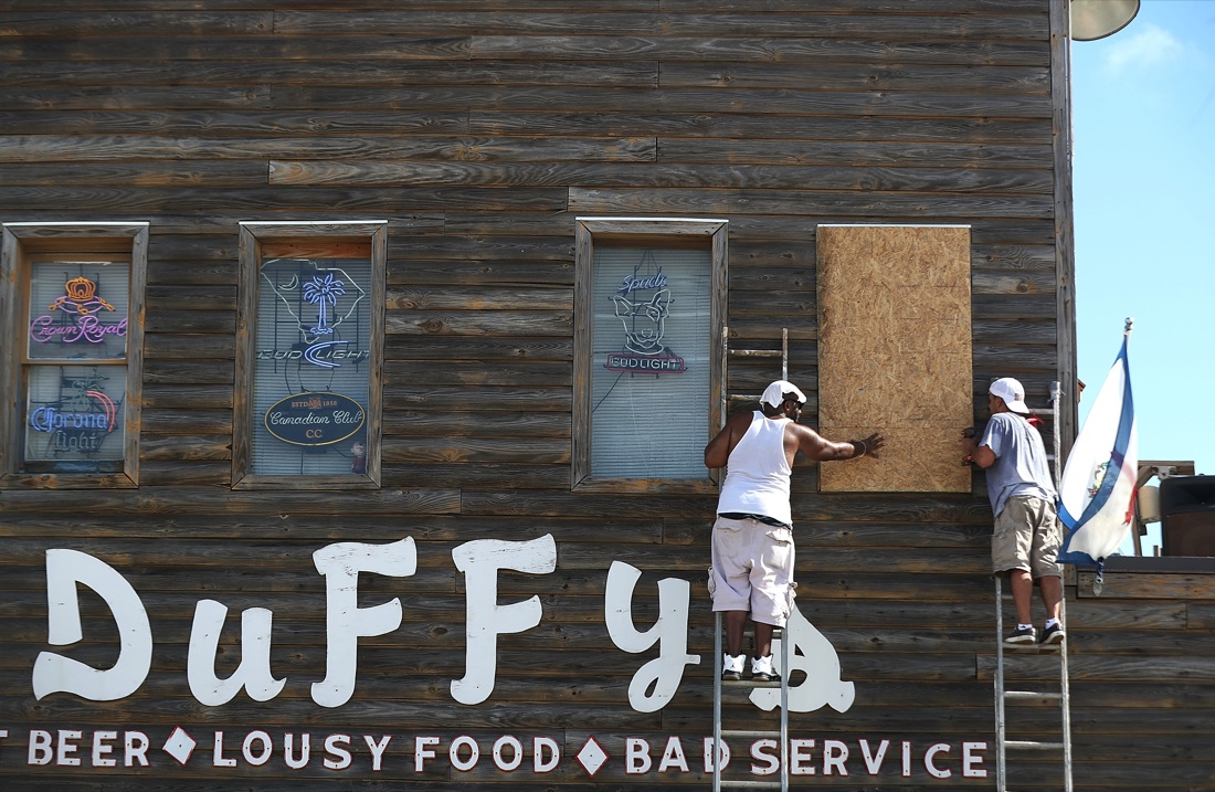 Usa, l’arrivo dell’uragano Florence: vittime e danni – FOTO