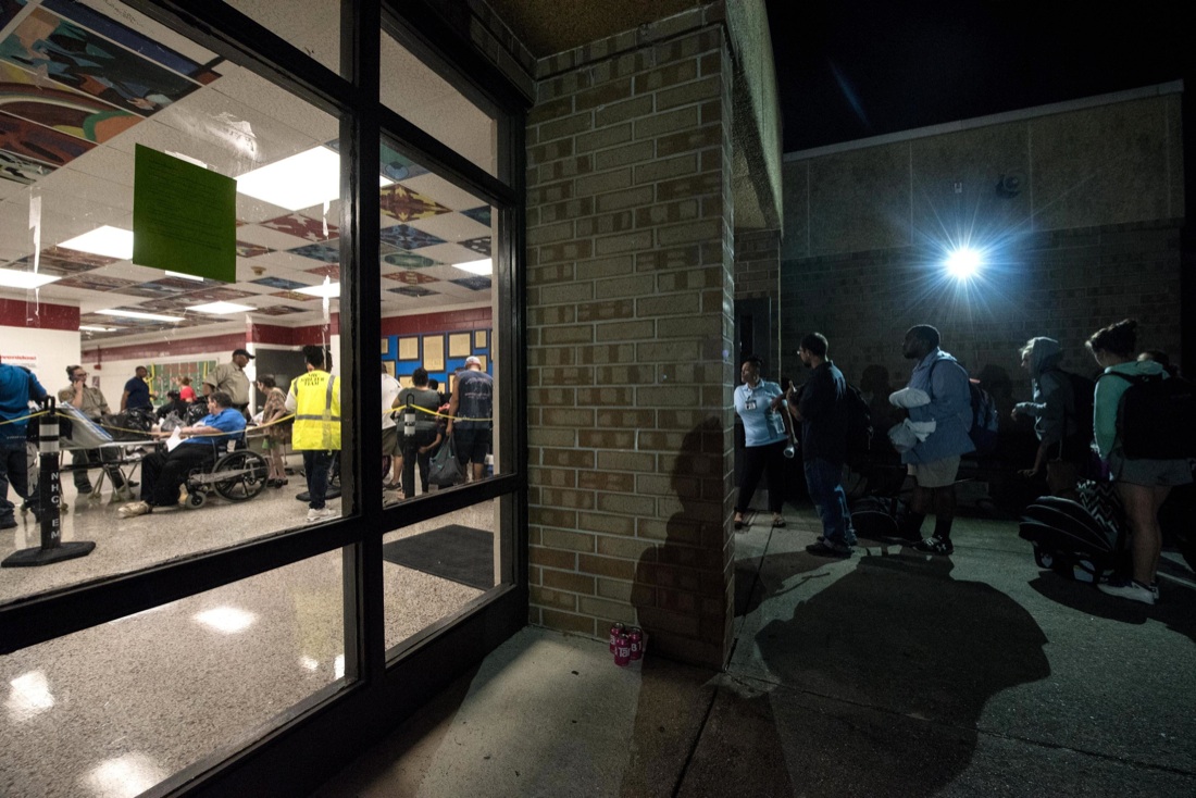 Usa, l’arrivo dell’uragano Florence: vittime e danni – FOTO