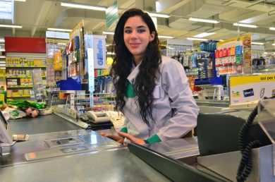 Stop alle aperture domenicali, quanti posti sono a rischio