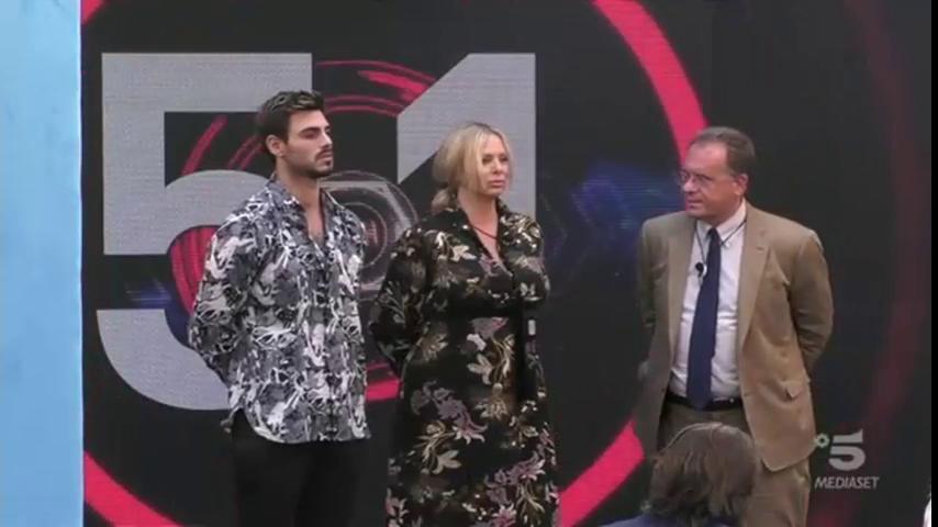 Grande Fratello Vip 3: scintille con Cecchi Paone, fuori Elia Grande Fratello Vip 3: scintille con Cecchi Paone, fuori Elia