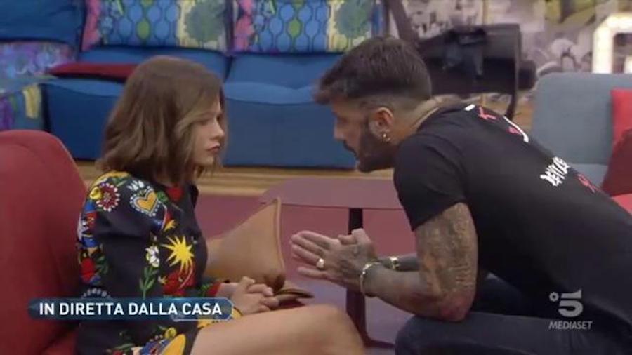 Grande Fratello Vip 3: lite show tra Ilary Blasi e Corona Grande Fratello Vip 3: lite show tra Ilary Blasi e Corona