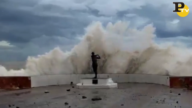 L’uragano Willa torna alla categoria 4 ma resta ‘estremamente pericoloso’ | video