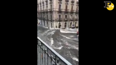 Emergenza maltempo nel Catanese. Strade trasformate in corsi d’acqua | video
