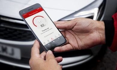 Vodafone lancia la prima tariffa senza limiti: quanto costa e cosa offre