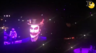 Bono in versione diavolo: ‘Per l’Italia il mio consiglio è Matteo Salvini’ | video