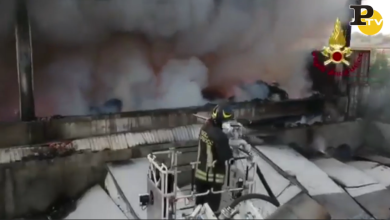 Emergenza incendi a Milano: 300 tonnellate di rifiuti sono andate in fiamme a Novate Milanese | video