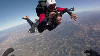 Sottosegretario Tofalo visita Reggimento “Tuscania”. E si lancia in tandem con i Carabinieri da 4500 metri