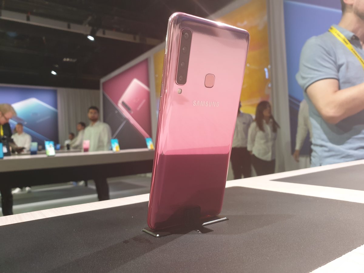 Galleria foto 'Samsung Galaxy A9, a cosa servono quattro fotocamere su uno smartphone' - foto 8