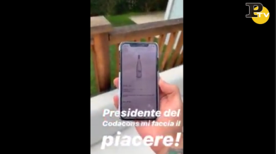 Il Codacons annuncia un esposto alla Guardia di Finanza contro il prezzo dell’acqua griffata Chiara Ferragni | video