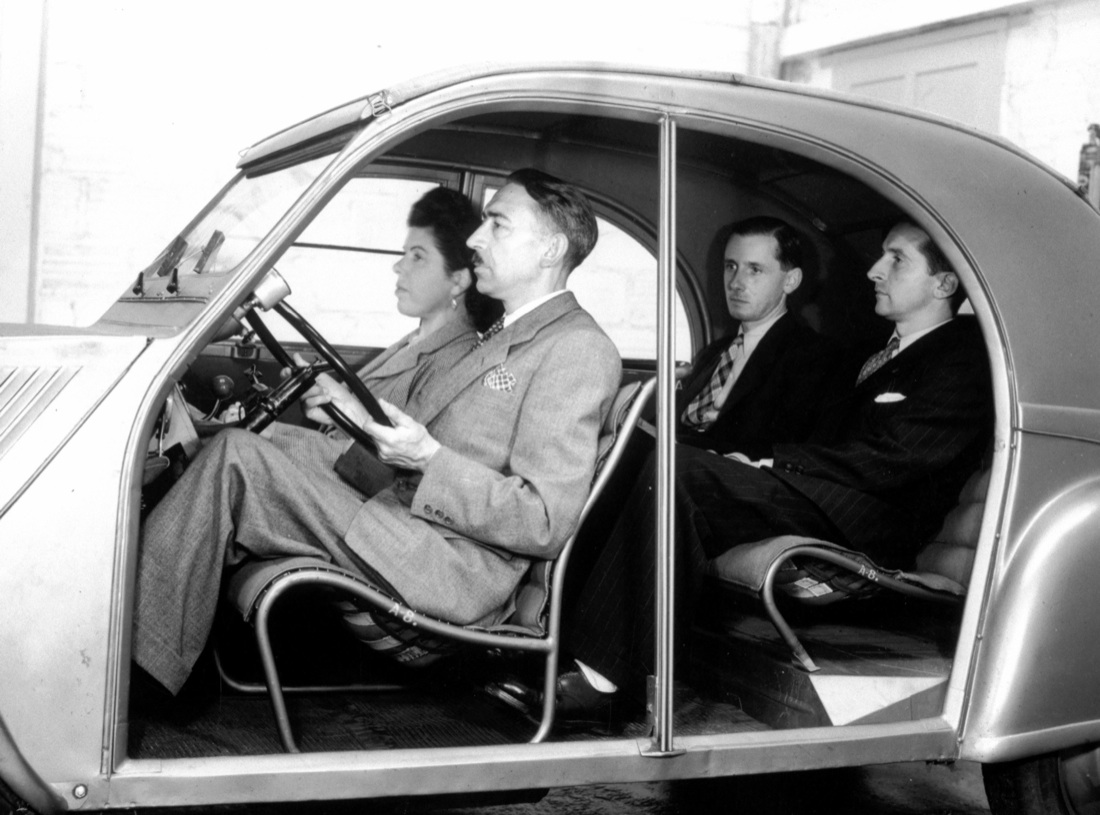 La Citroen “2 CV” ha compiuto 70 anni. La storia e le foto