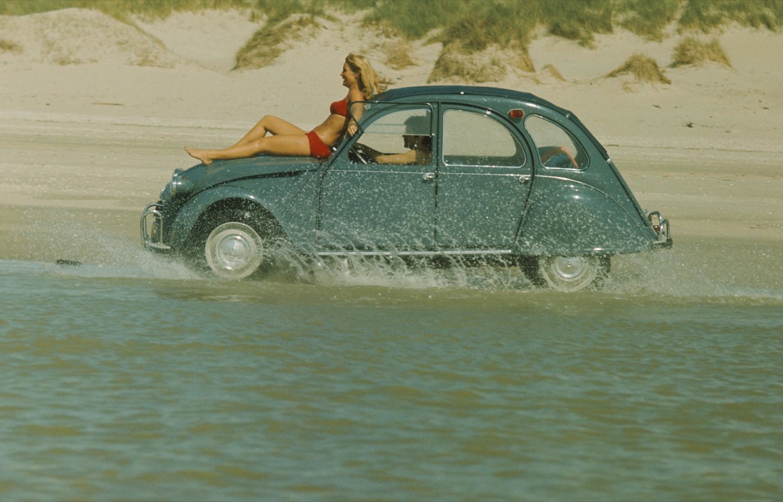 La Citroen “2 CV” ha compiuto 70 anni. La storia e le foto