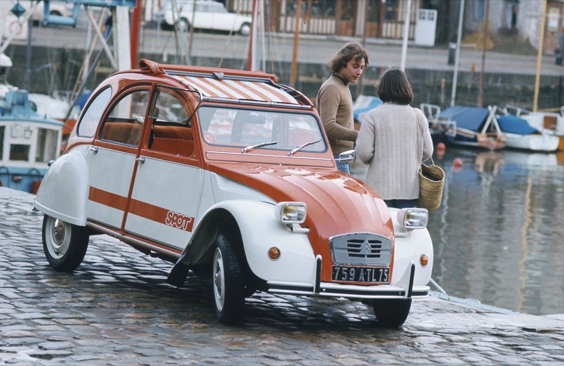 La Citroen “2 CV” ha compiuto 70 anni. La storia e le foto