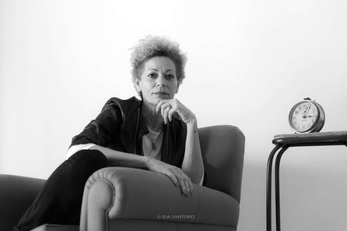 Galleria foto 'Rosalia De Souza, il video di “A Tela” – Anteprima' - foto 2