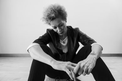 Rosalia De Souza, il video di “A Tela” – Anteprima