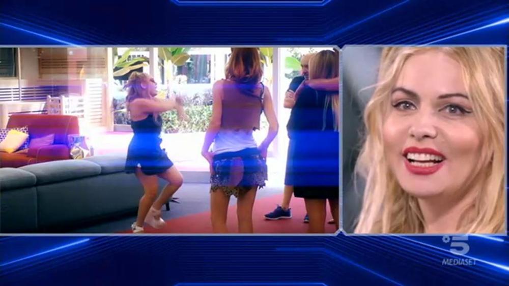 Grande Fratello Vip 3: Lory Del Santo in casa ed è polemica