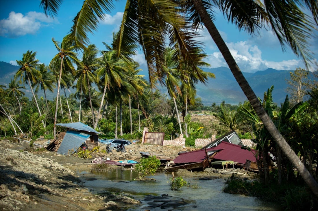 L’Indonesia devastata da terremoto e tsunami – FOTO