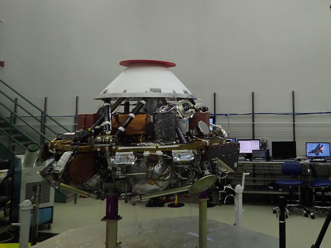 La costruzione e gli strumenti dell’Insight, il piccolo lander che studia Marte – FOTO