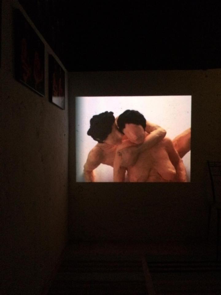 LOVE IS A VERB. Tatiana Brodatch lo coniuga in plastilina.