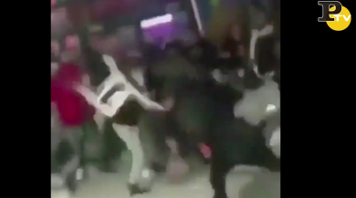 Follia Black Friday: maxi rissa al centro commerciale | video