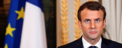 Francia, la disastro sociale di Macron: tra pensioni, crisi e violenza